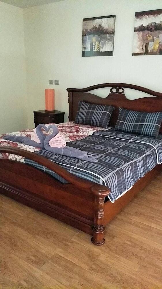 Holiday 3 Bed Room Tanode Villa
