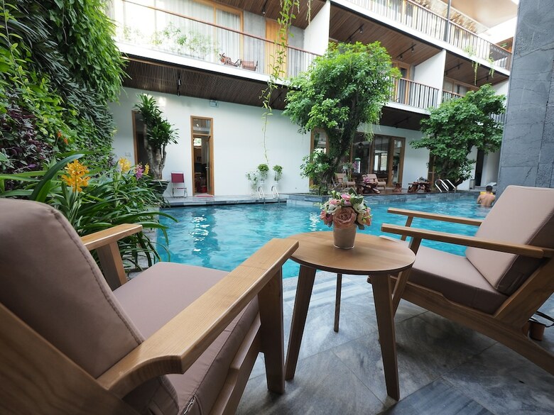 Tam House Villa Hotel