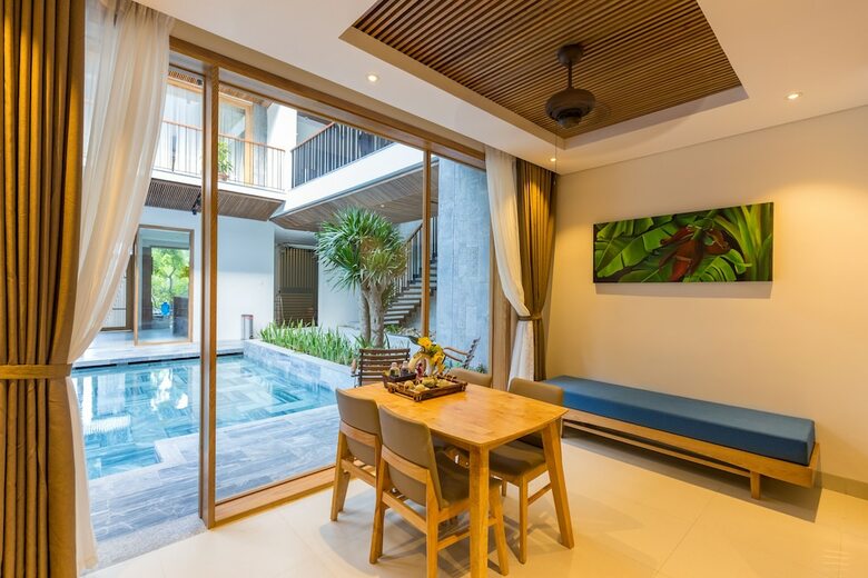 Tam House Villa Hotel