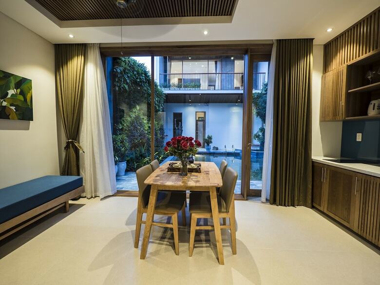 Tam House Villa Hotel