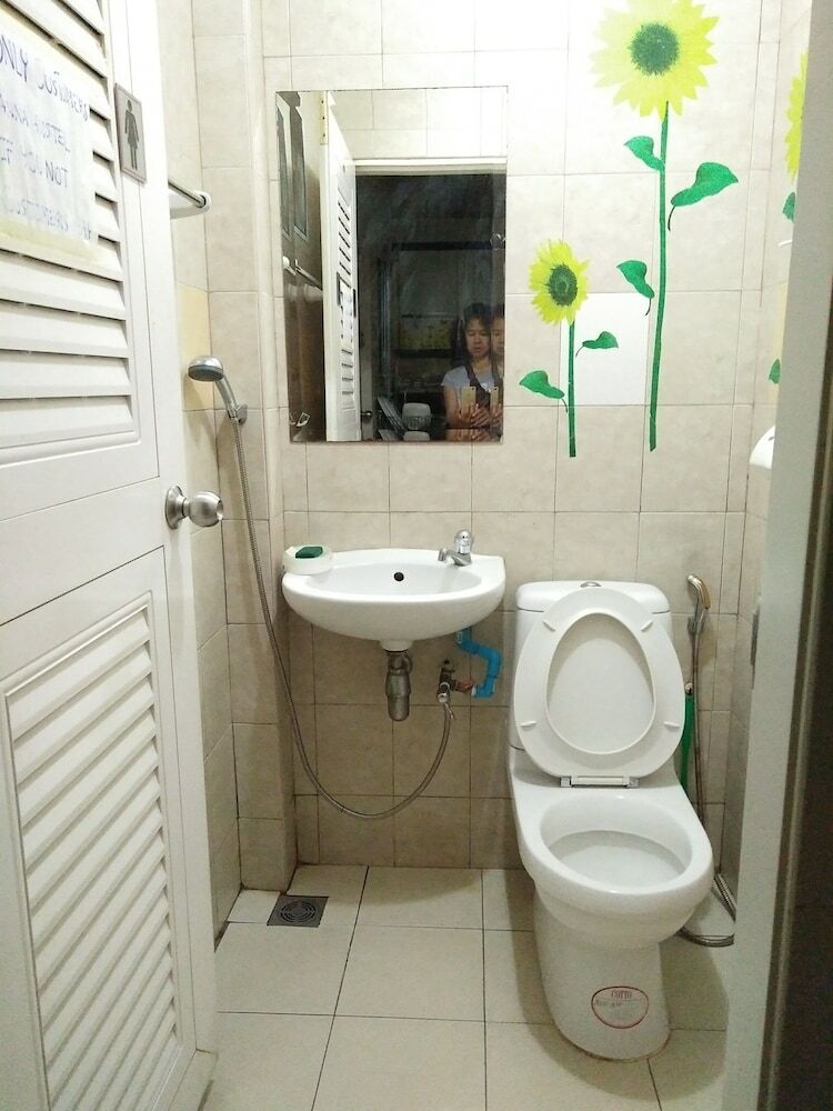 Hostal Anna Hostel