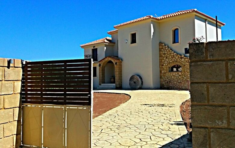 Onirozo Villa