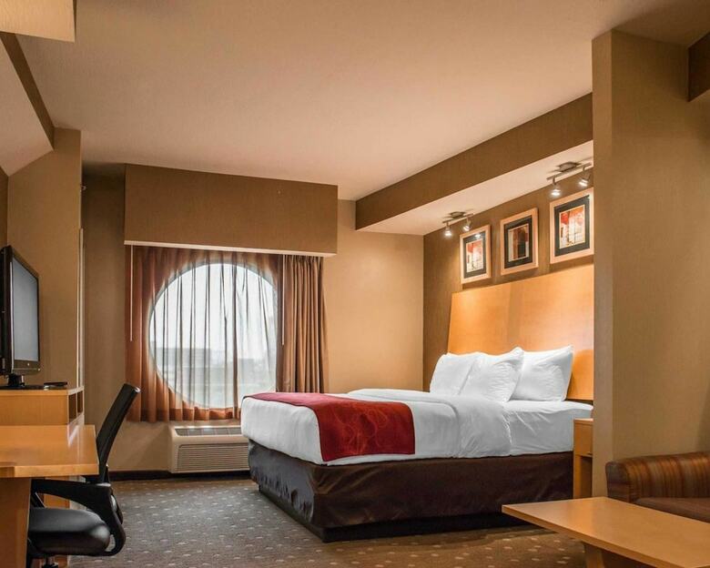 Hotel Comfort Suites Monroeville