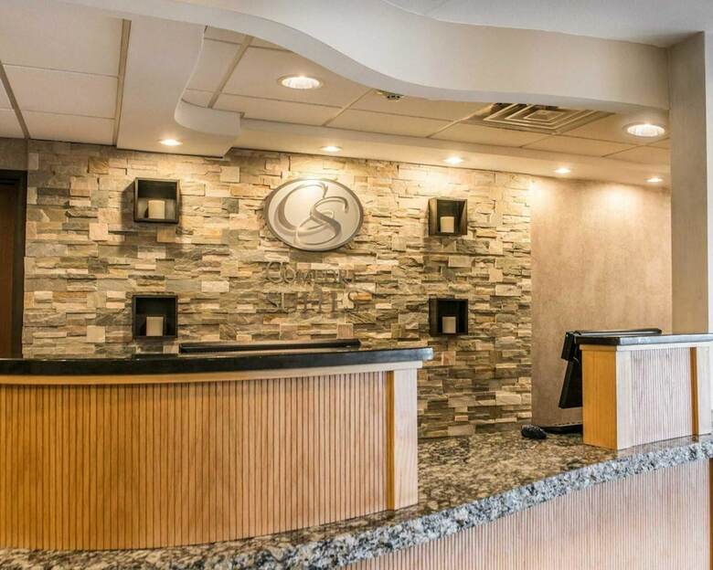 Hotel Comfort Suites Monroeville