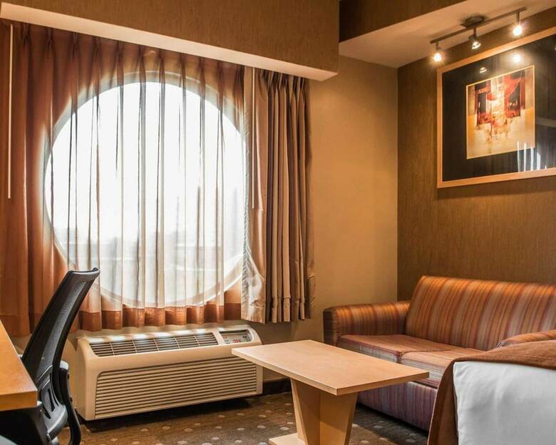 Hotel Comfort Suites Monroeville