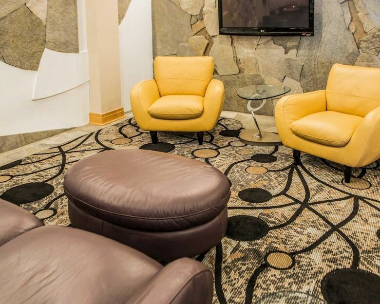 Hotel Comfort Suites Monroeville