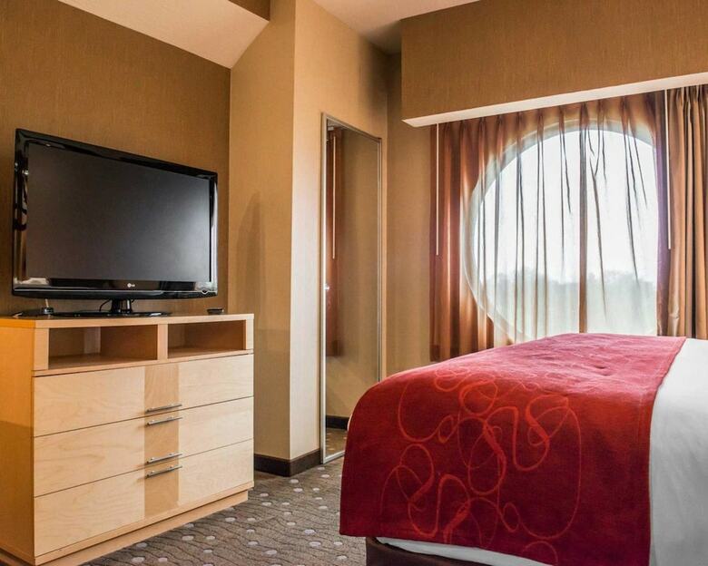 Hotel Comfort Suites Monroeville