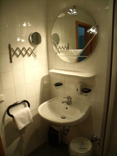 Hostal Landhotel Zum Niestetal