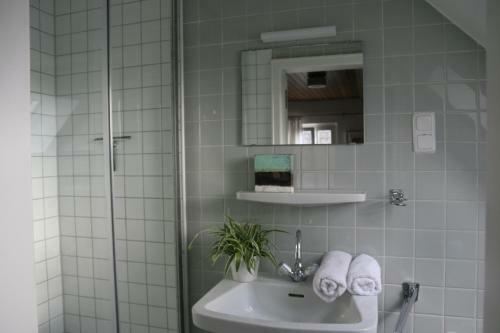 Hostal Rheinriver Guesthouse - Art Hotel