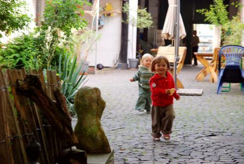 Hostal Rheinriver Guesthouse - Art Hotel