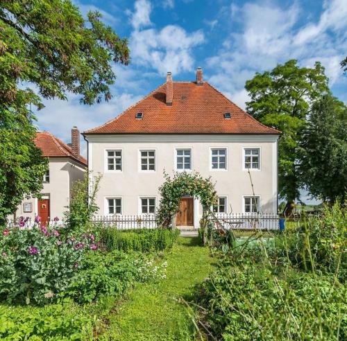 Apartamentos Historischer Pfarrhof Niederleierndorf
