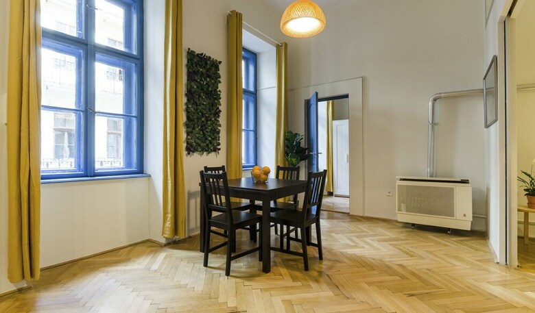 Chic Tarragon Apartments
