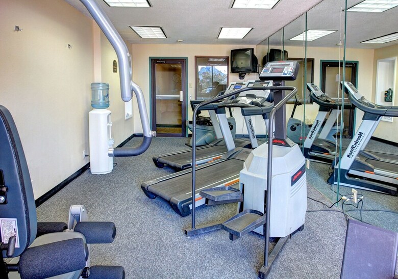 Hotel Riverwalk Inn & Suites