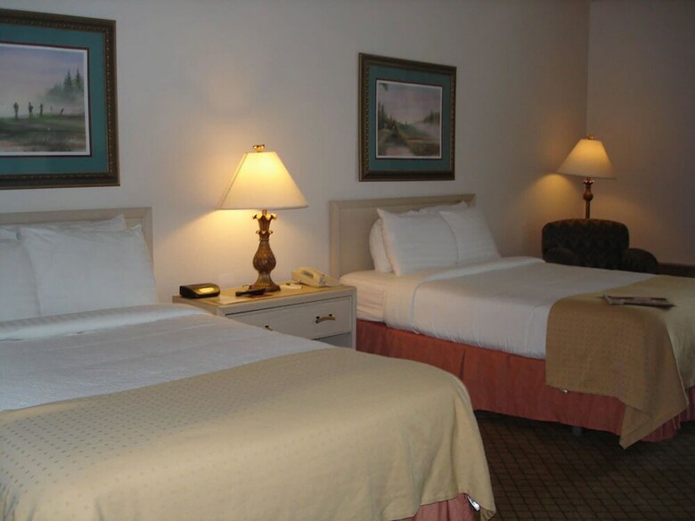 Hotel Riverwalk Inn & Suites