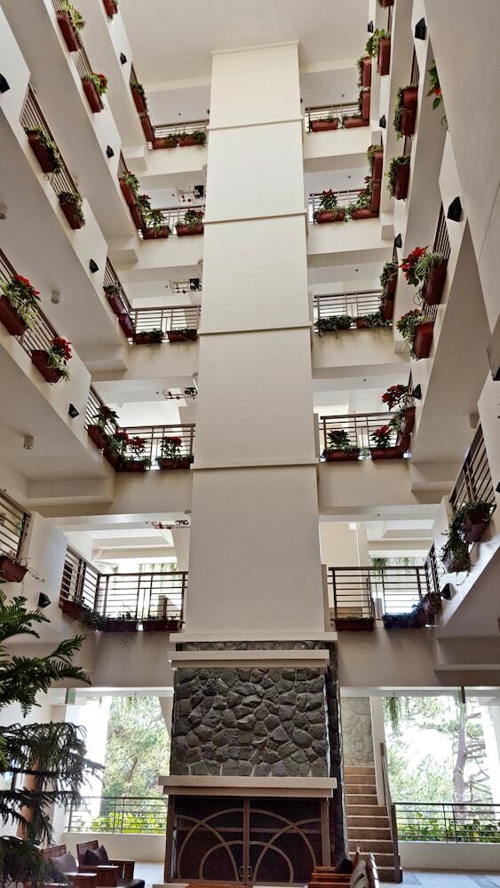 Outlook Ridge Residences