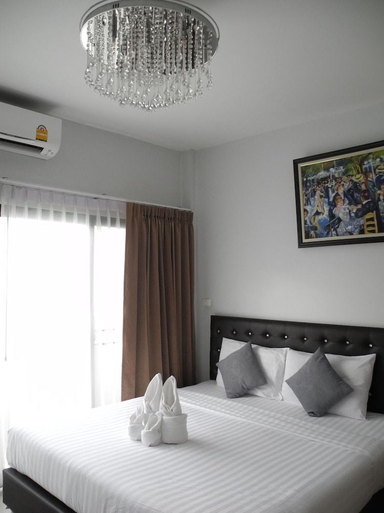 Hotel Bann Tawan Hostel & Spa