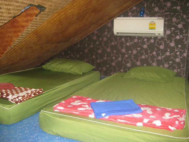 Hostal Tawan Hostel