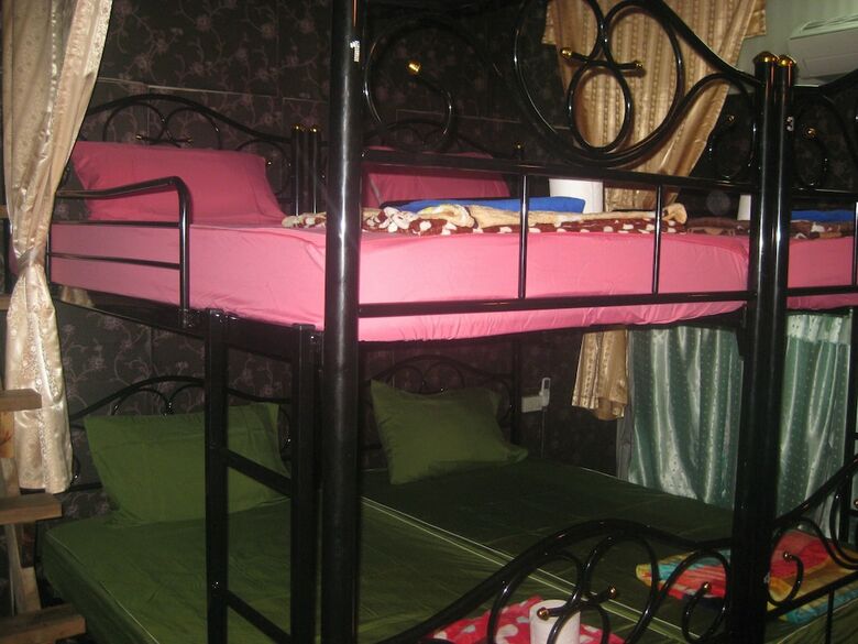 Hostal Tawan Hostel