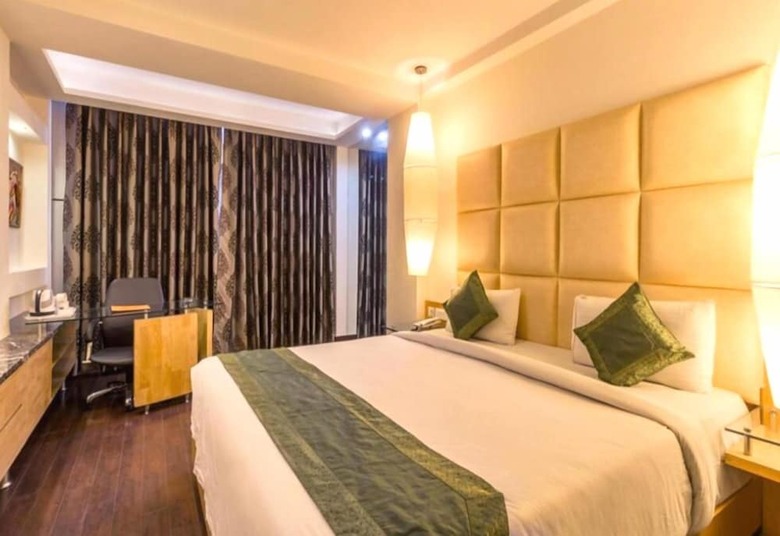 Modesty Hotel