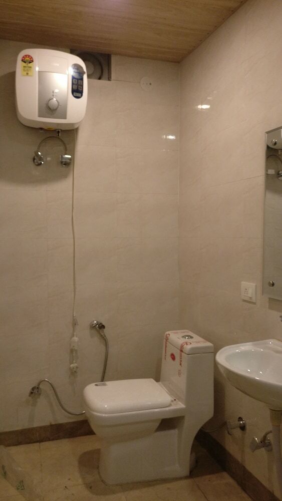 Modesty Hotel