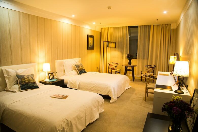 Luoyang Yilu Gangwan Hotel