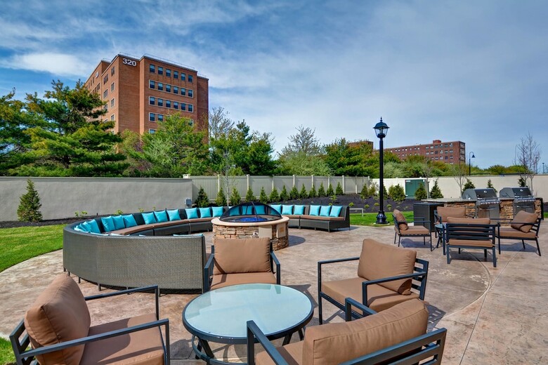 Hotel Courtyard By Marriott Long Island Islip/courthouse Complex