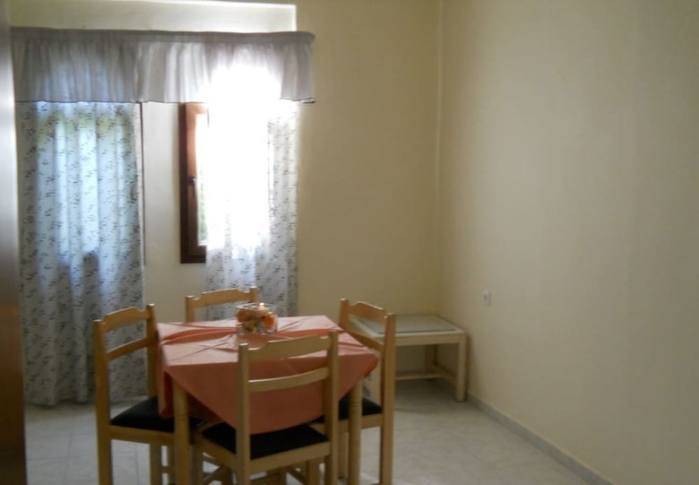 Aparthotel Niriedes Dionyssos Village