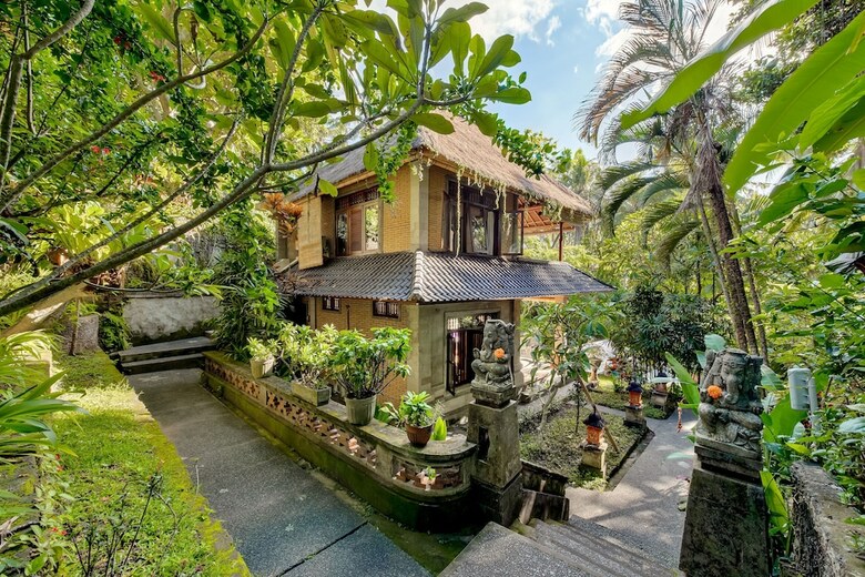 Hotel Kebun Indah