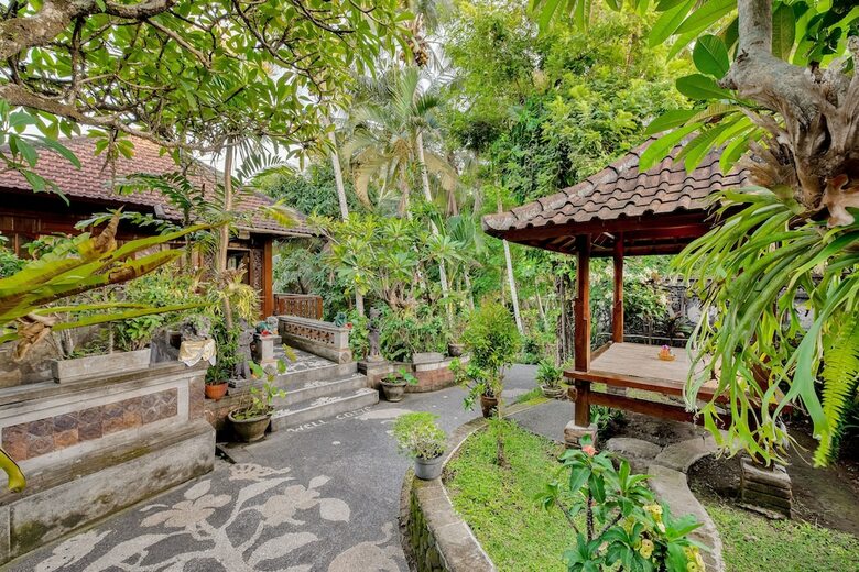 Hotel Kebun Indah