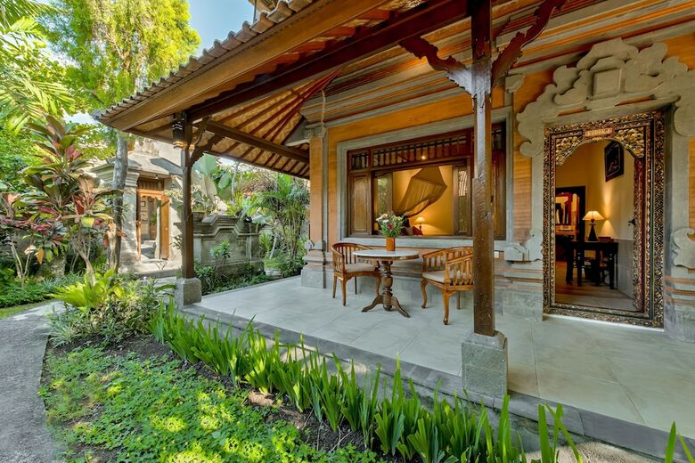 Hotel Kebun Indah