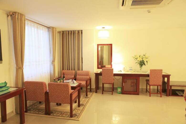 Luxe Hotel
