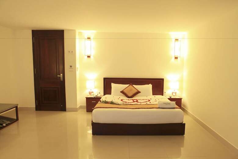 Luxe Hotel