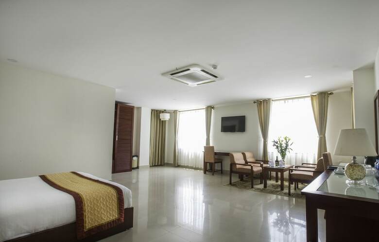 Luxe Hotel