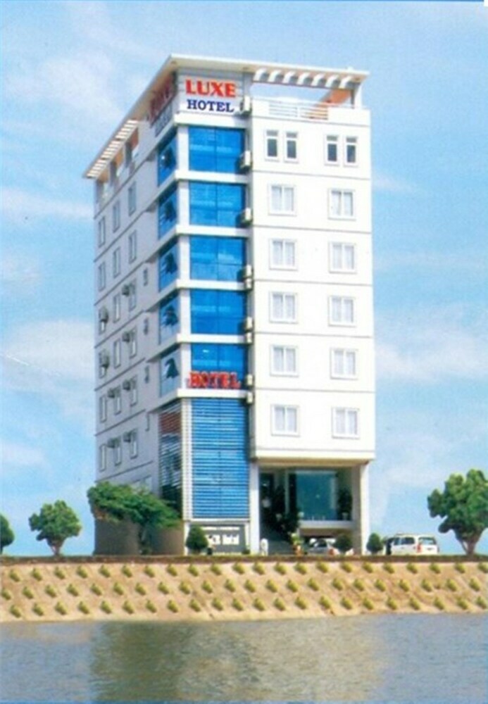 Luxe Hotel