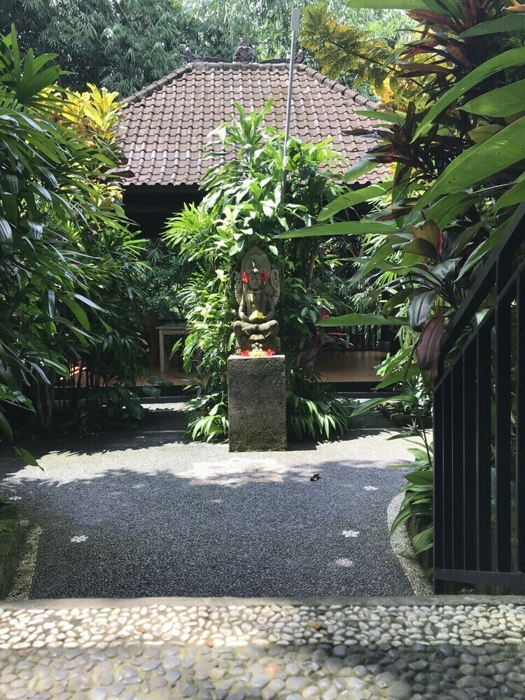 Bed & Breakfast Sama's Cottages And Villas