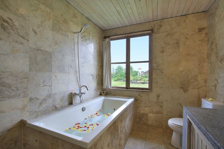 Hotel Sarin Ubud Suites