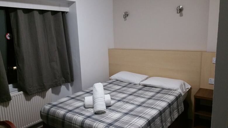 Hostal Lynden Court Hotel - Hostel