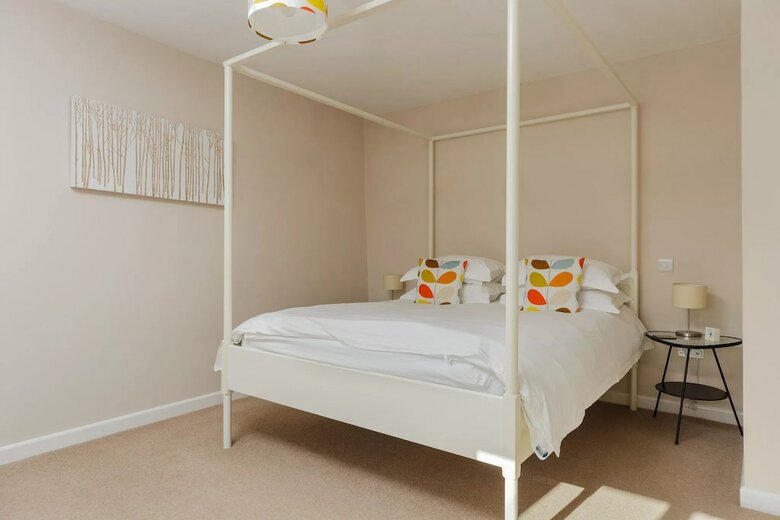 Bed & Breakfast Chillington House