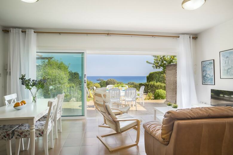 Apartamentos Sirina Lina Beachfront Suite