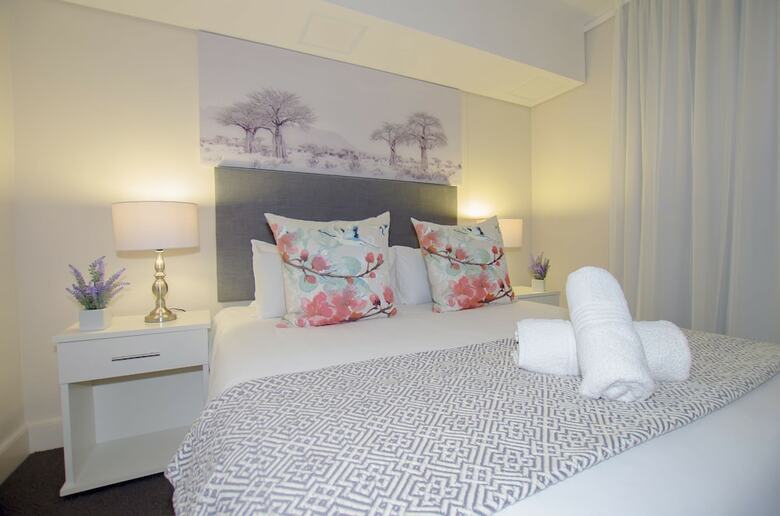 Waters Edge Luxury Apartments