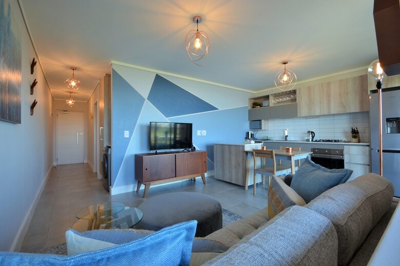 Waters Edge Luxury Apartments