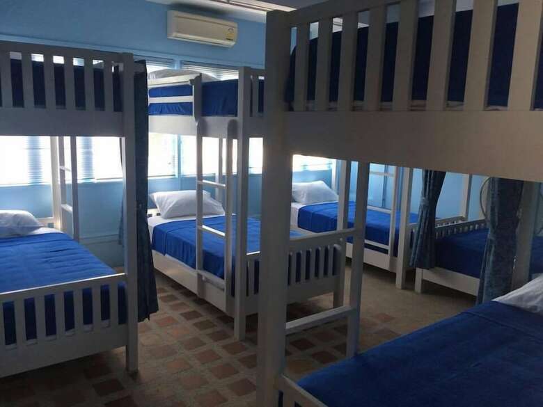 Hostal Hunters Hostel & Rooftop Bar