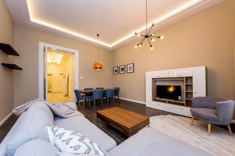 Dfive Apartments - Gold