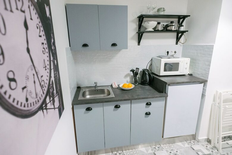 Dfive Apartments - Golden Hand