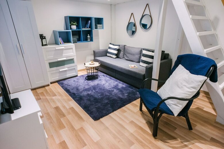 Dfive Apartments - Golden Hand