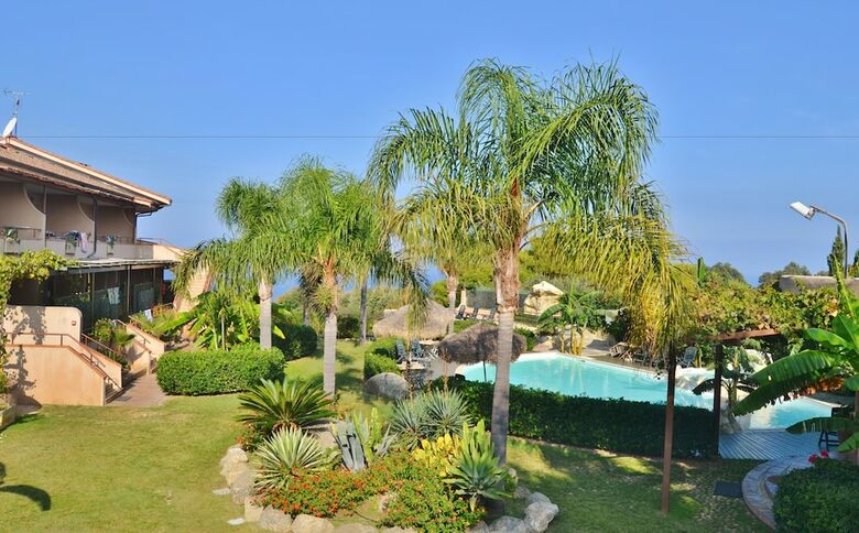 Residencia L'arcobaleno Resort
