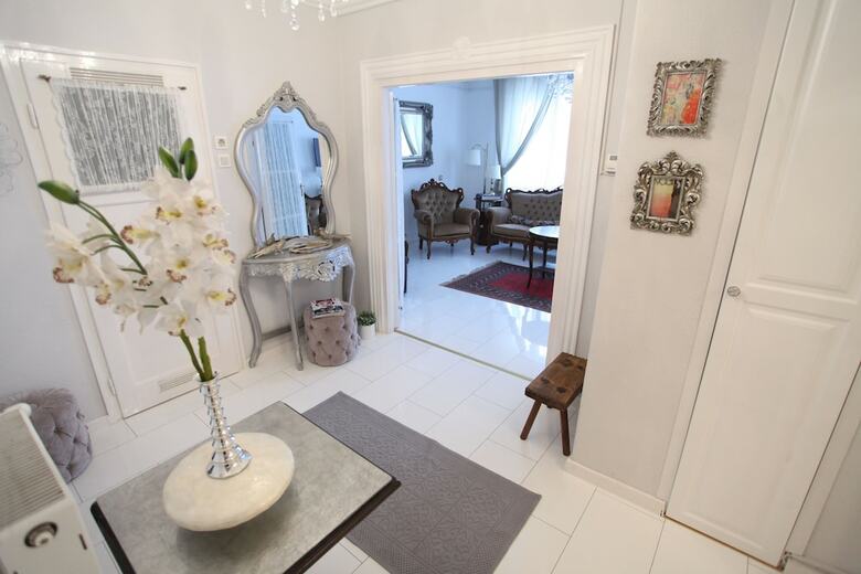 Dfive Apartments - Neo Baroque