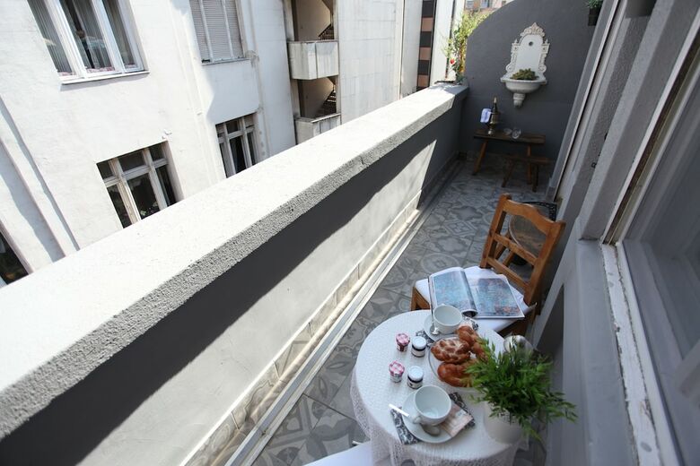 Dfive Apartments - Neo Baroque