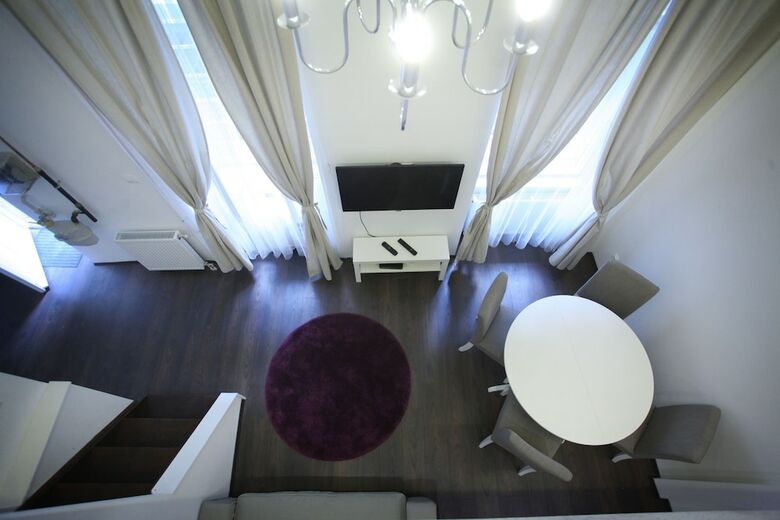 Dfive Apartments - Chain Bridge