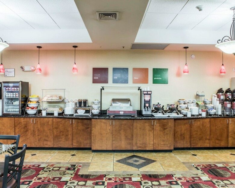Hotel Comfort Suites Four Seasons